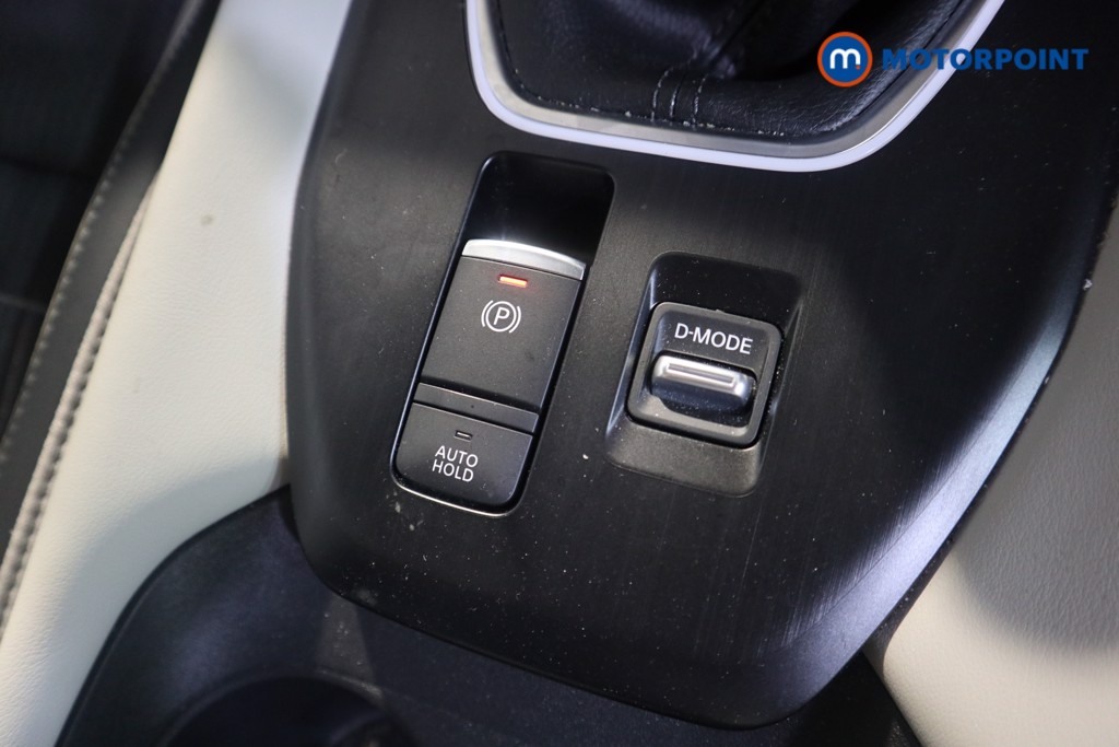 Nissan Qashqai Tekna Manual Petrol SUV - Stock Number (1619456) - 9th supplementary image