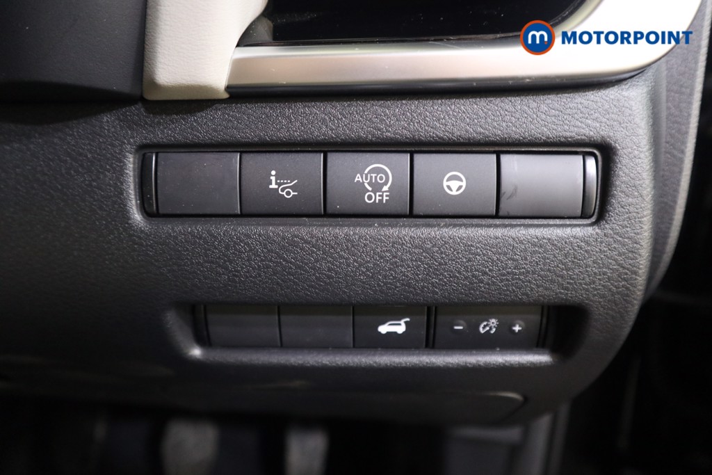 Nissan Qashqai Tekna Manual Petrol SUV - Stock Number (1619456) - 12th supplementary image