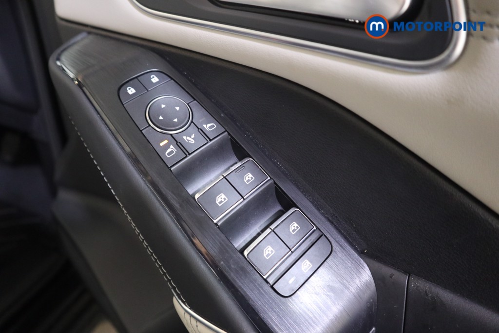 Nissan Qashqai Tekna Manual Petrol SUV - Stock Number (1619456) - 13th supplementary image