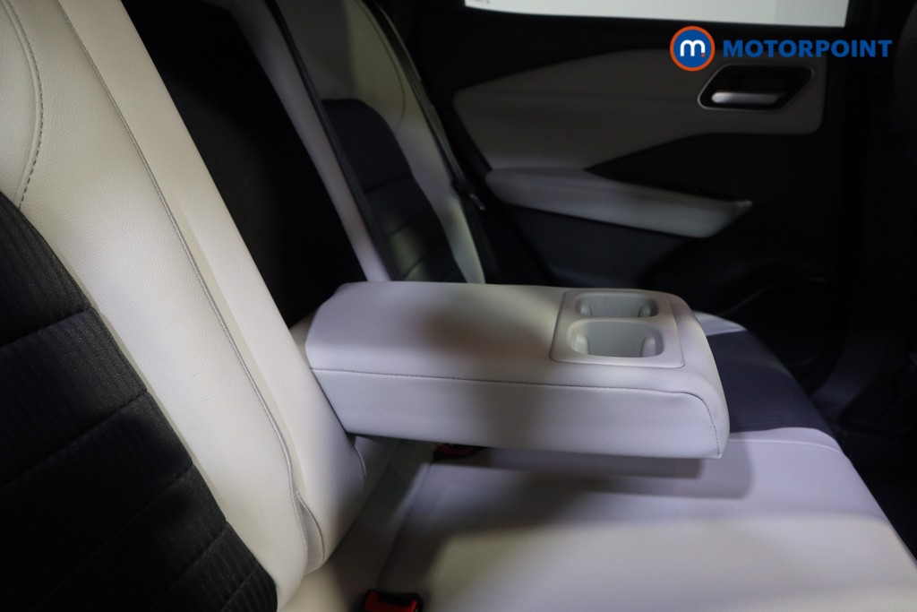 Nissan Qashqai Tekna Manual Petrol SUV - Stock Number (1619456) - 18th supplementary image