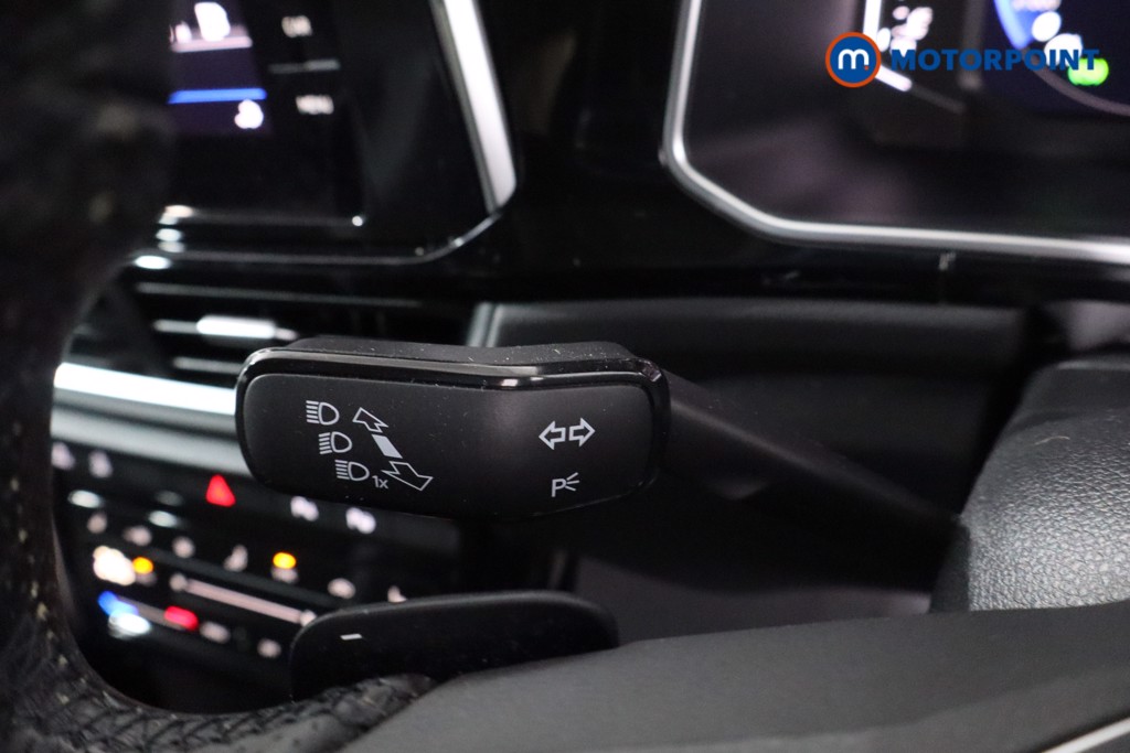 Volkswagen T-Roc R-Line Automatic Petrol SUV - Stock Number (1619515) - 14th supplementary image