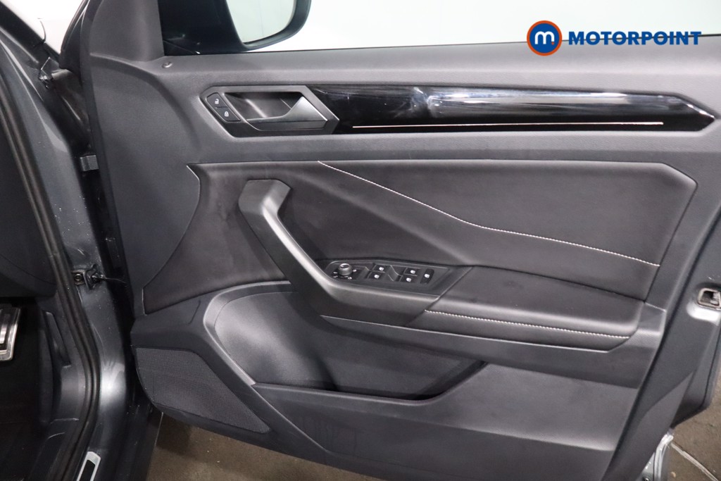 Volkswagen T-Roc R-Line Automatic Petrol SUV - Stock Number (1619515) - 24th supplementary image
