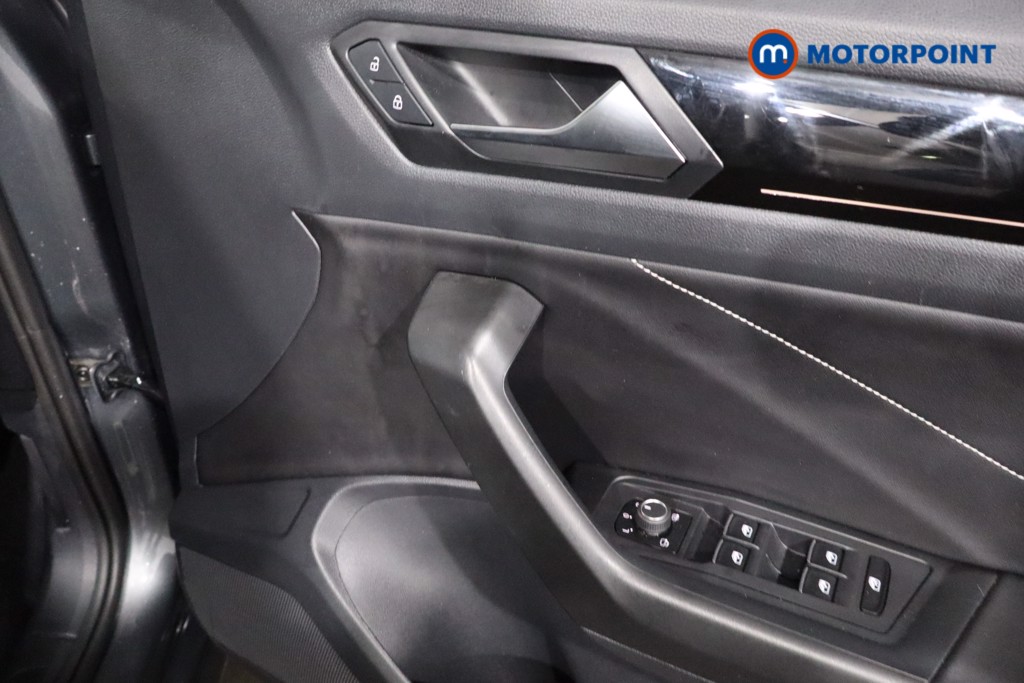 Volkswagen T-Roc R-Line Automatic Petrol SUV - Stock Number (1619515) - 25th supplementary image