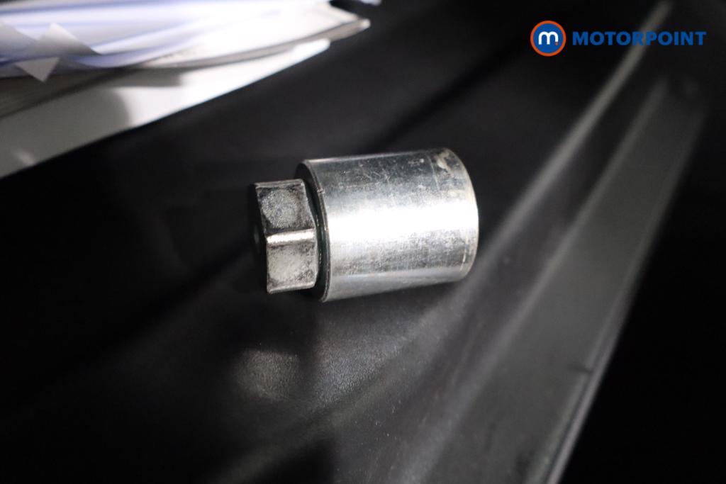 Lexus ES 300H 2.5 4Dr Cvt Premium Edition Automatic Petrol-Electric Hybrid Saloon - Stock Number (1619569) - 19th supplementary image