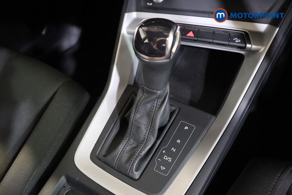 Audi Q3 Technik Automatic Petrol SUV - Stock Number (1619762) - 11th supplementary image