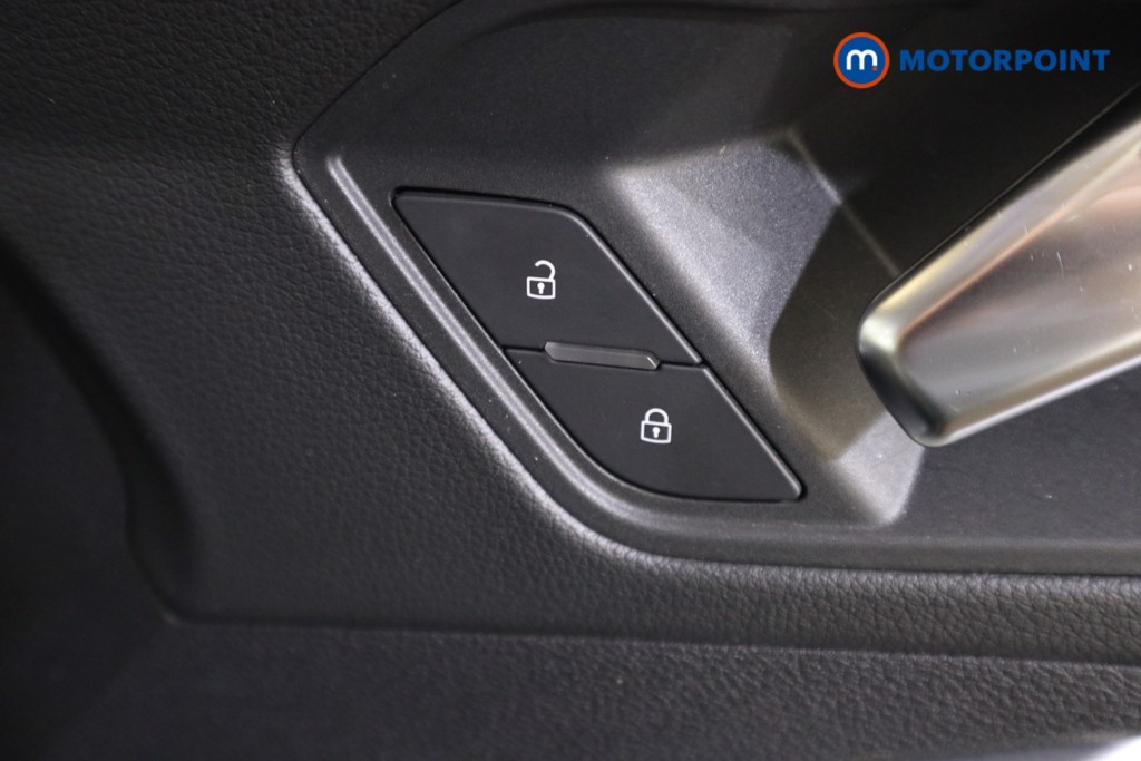 Audi Q3 Technik Automatic Petrol SUV - Stock Number (1619762) - 14th supplementary image