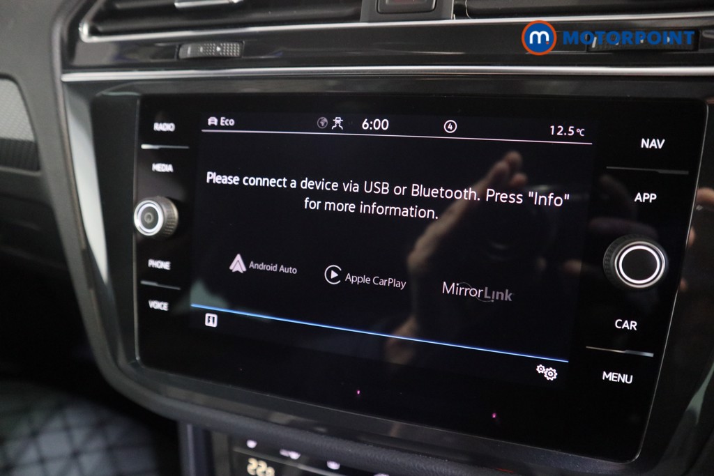 Volkswagen Tiguan R-Line Automatic Petrol SUV - Stock Number (1620901) - 8th supplementary image