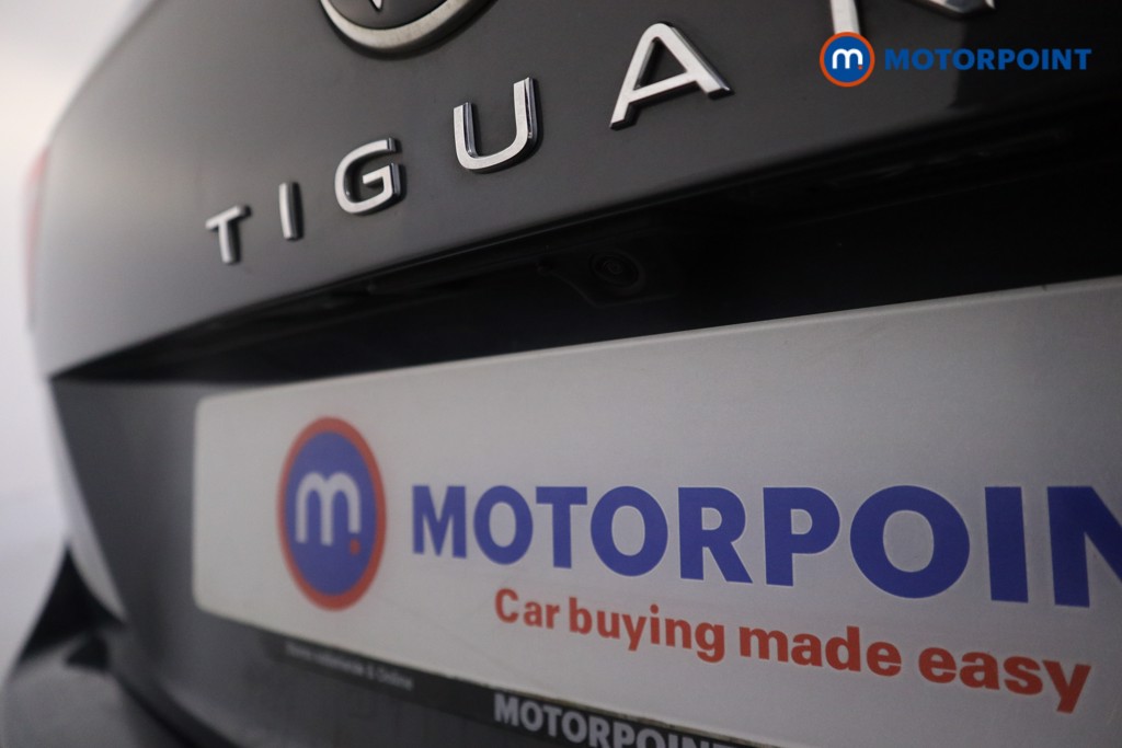 Volkswagen Tiguan R-Line Automatic Petrol SUV - Stock Number (1620901) - 35th supplementary image