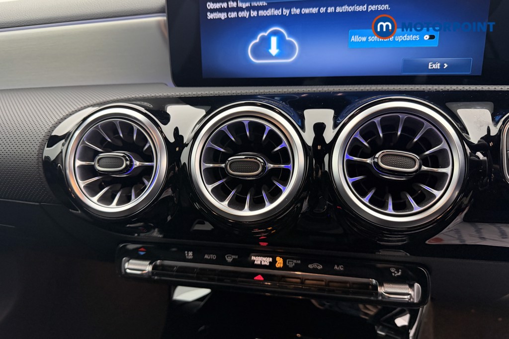 Mercedes-Benz A Class Amg Line Automatic Petrol Hatchback - Stock Number (1620908) - 6th supplementary image