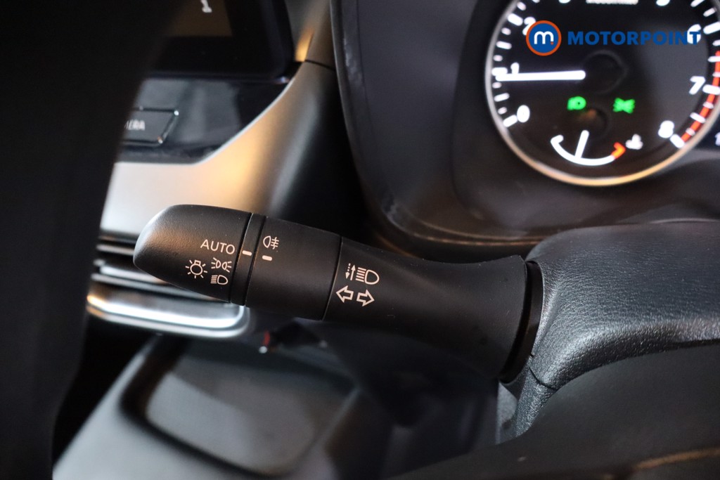 Nissan Juke Acenta Premium Manual Petrol SUV - Stock Number (1621208) - 14th supplementary image