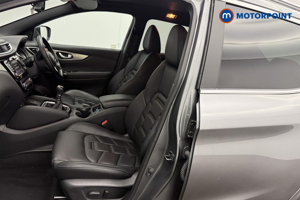 Nissan Qashqai Tekna-Plus Manual Petrol SUV - Stock Number (1621645) - 2nd supplementary image