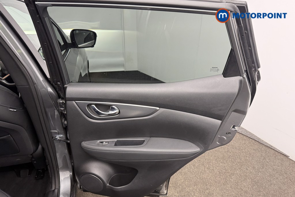 Nissan Qashqai Tekna-Plus Manual Petrol SUV - Stock Number (1621645) - 16th supplementary image