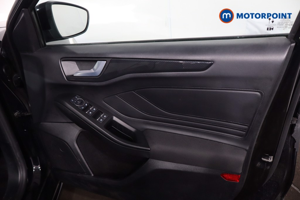 Ford Focus St-Line Manual Petrol Estate - Stock Number (1611836) - 21st supplementary image