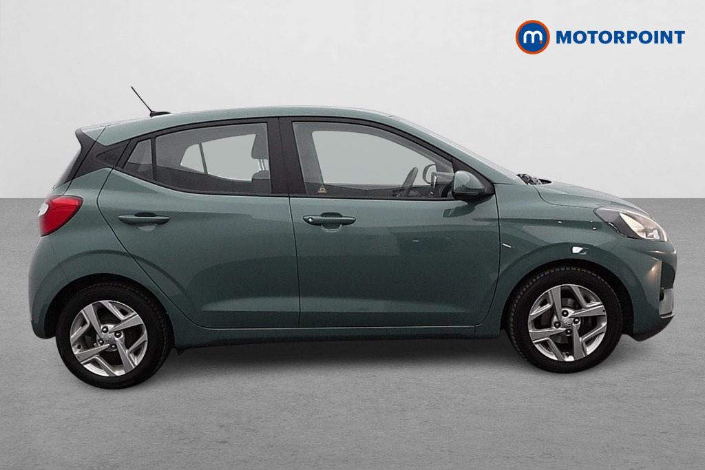 Hyundai I10 Se Connect Automatic Petrol Hatchback - Stock Number (1612690) - Drivers side