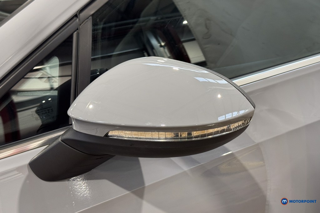 Volkswagen Golf Style Manual Petrol Hatchback - Stock Number (1617392) - 5th supplementary image