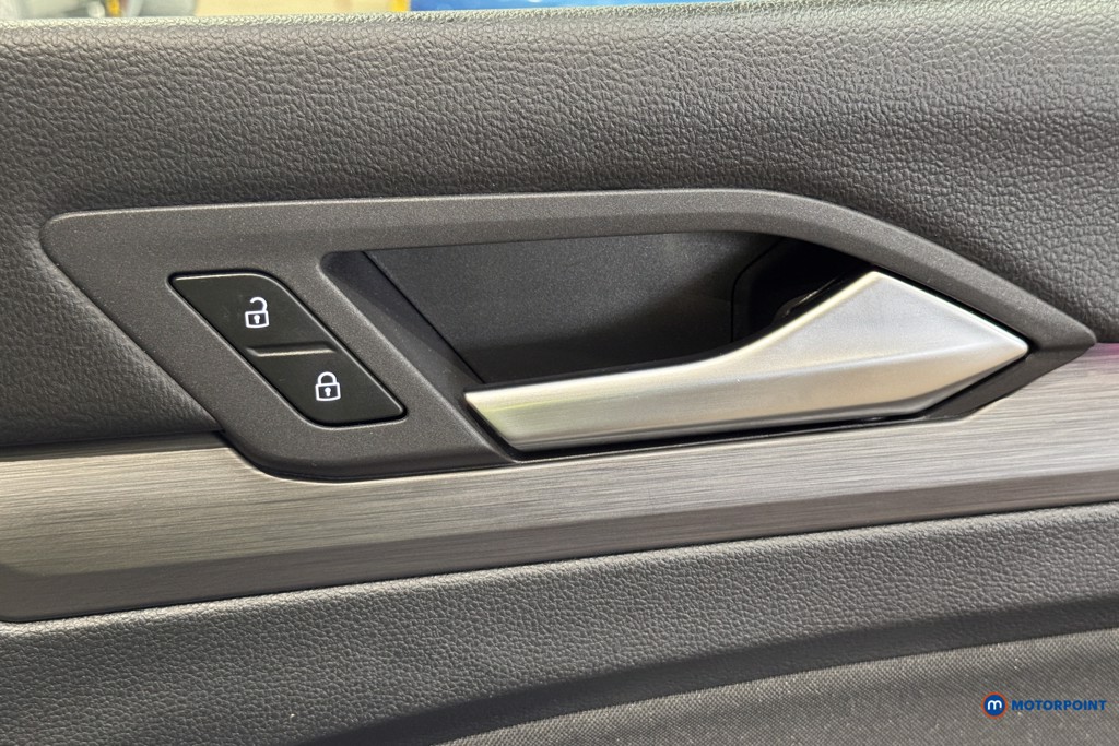 Volkswagen Golf Style Manual Petrol Hatchback - Stock Number (1617392) - 15th supplementary image