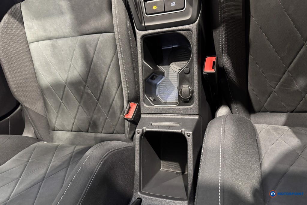 Volkswagen Golf Style Manual Petrol Hatchback - Stock Number (1617392) - 17th supplementary image