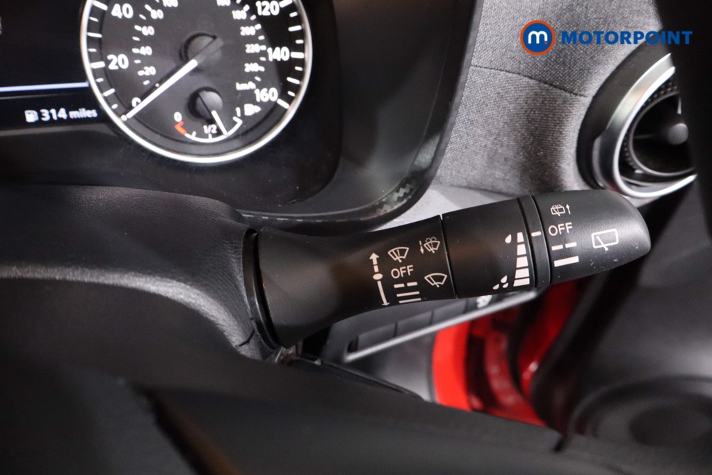 Nissan Juke Acenta Premium Manual Petrol SUV - Stock Number (1619026) - 15th supplementary image