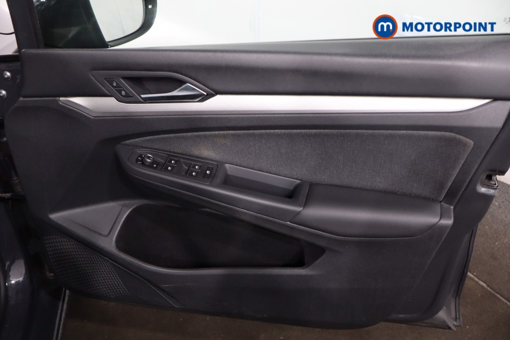 Volkswagen Golf Life Manual Petrol Hatchback - Stock Number (1619913) - 23rd supplementary image