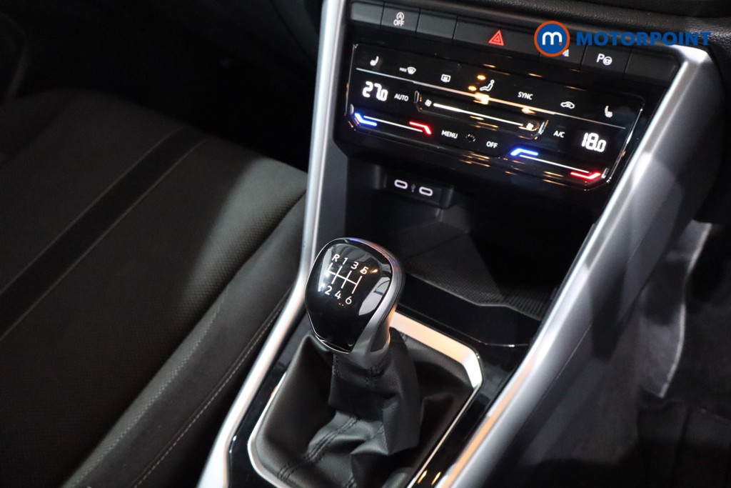 Volkswagen T-Roc Life Manual Petrol SUV - Stock Number (1620617) - 20th supplementary image