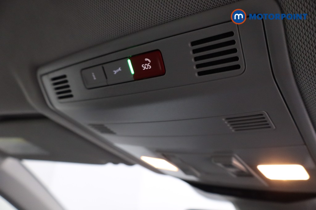 Volkswagen T-Roc Life Manual Petrol SUV - Stock Number (1620617) - 21st supplementary image