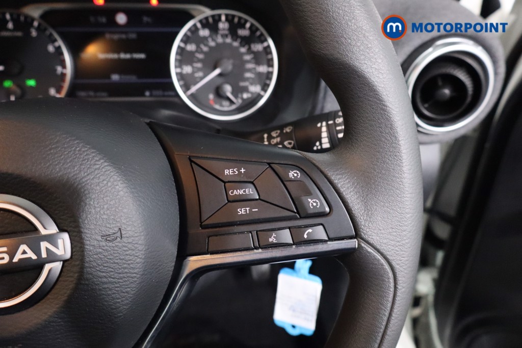 Nissan Juke Acenta Premium Manual Petrol SUV - Stock Number (1621207) - 8th supplementary image