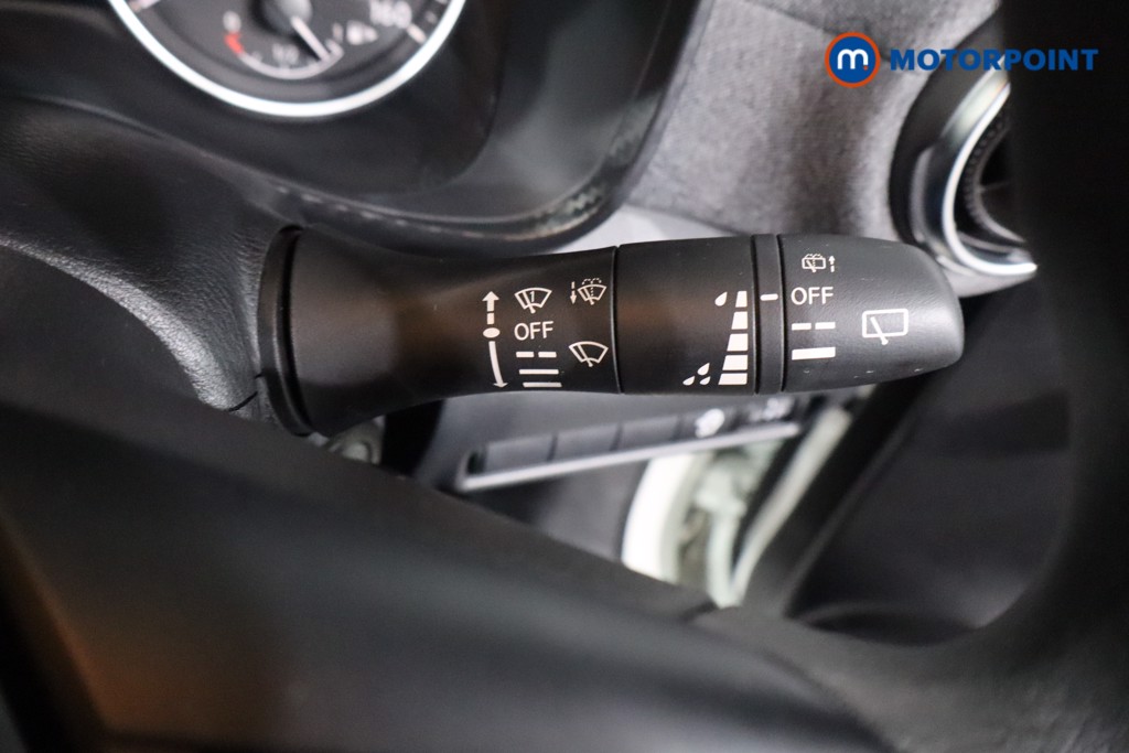 Nissan Juke Acenta Premium Manual Petrol SUV - Stock Number (1621207) - 15th supplementary image