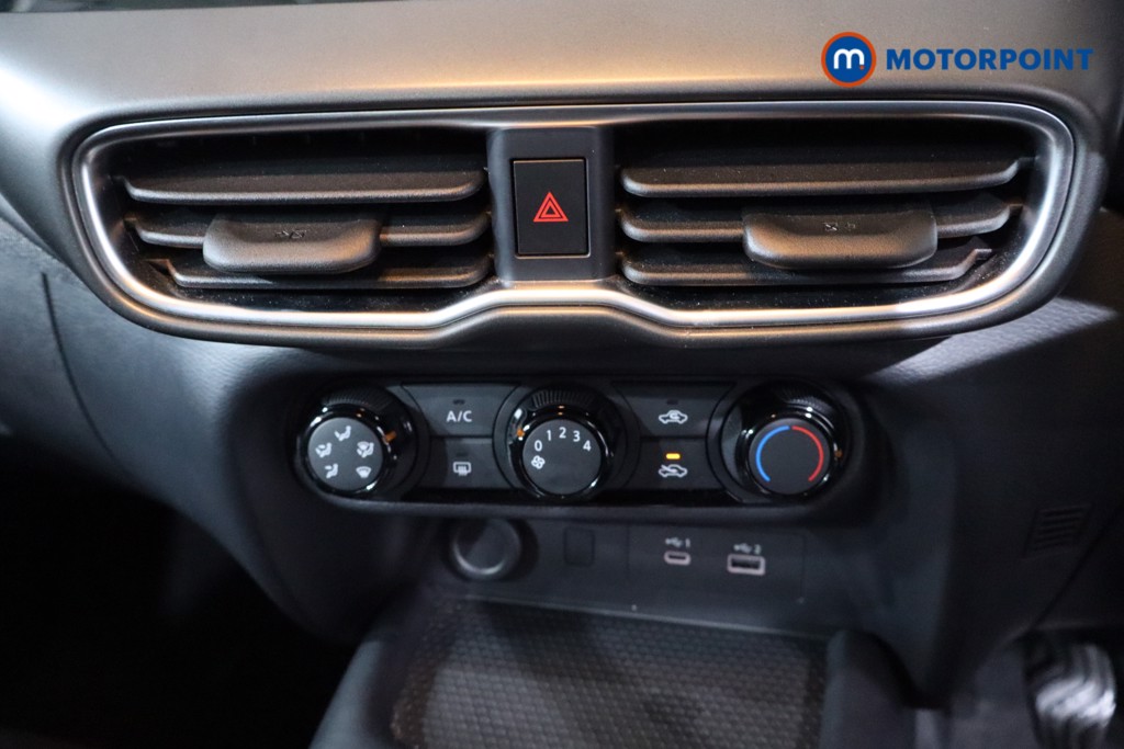 Nissan Juke Acenta Premium Manual Petrol SUV - Stock Number (1621207) - 18th supplementary image