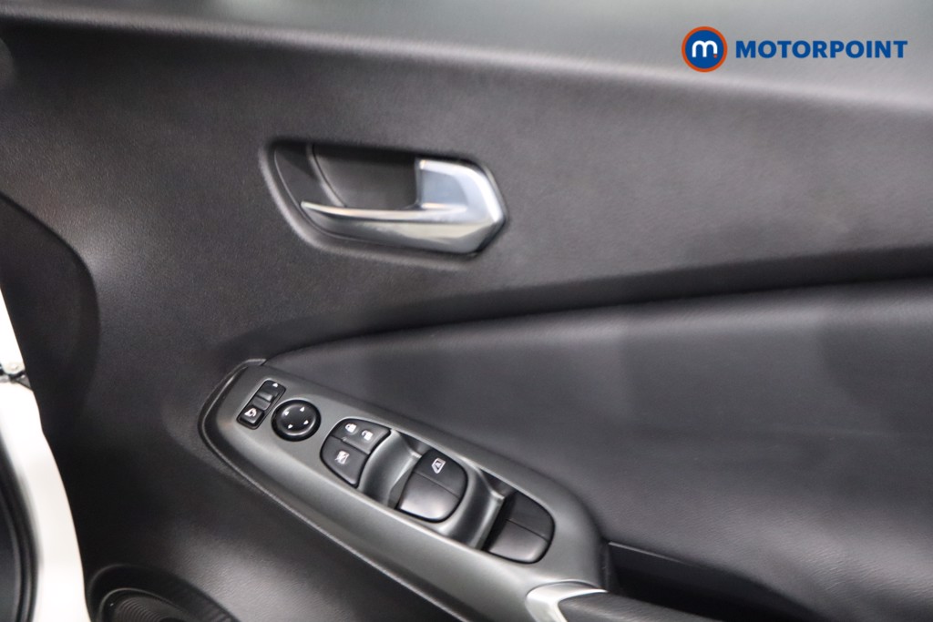 Nissan Juke Acenta Premium Manual Petrol SUV - Stock Number (1621207) - 25th supplementary image