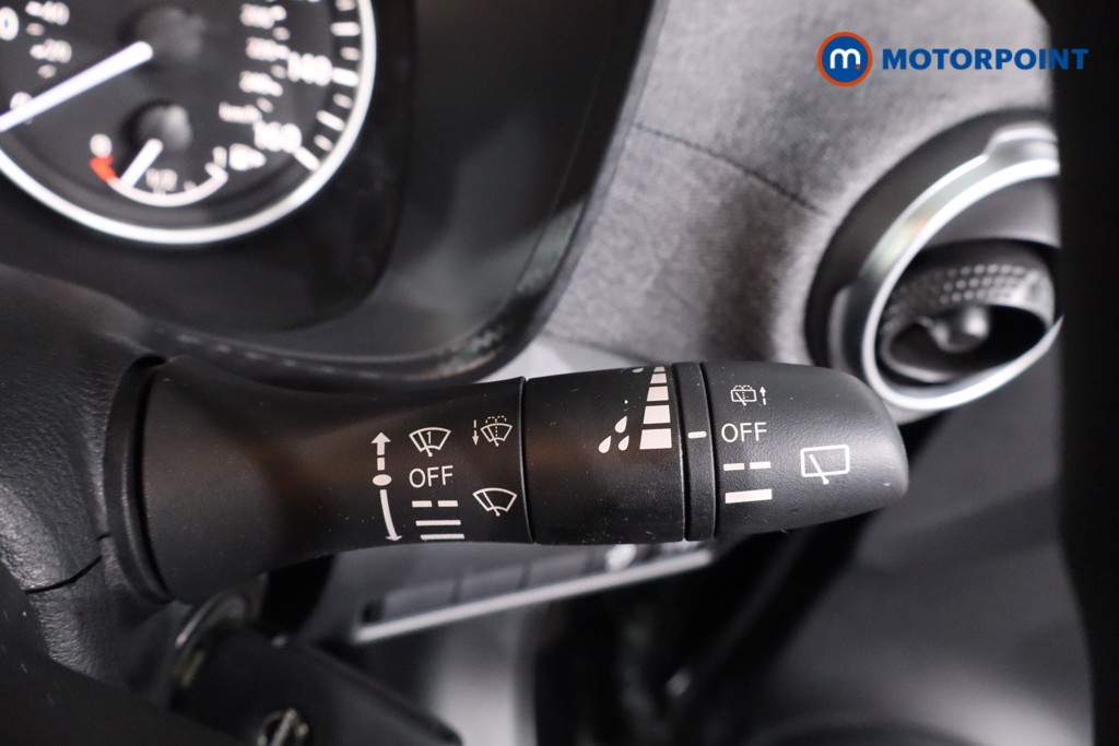 Nissan Juke Acenta Premium Manual Petrol SUV - Stock Number (1621215) - 15th supplementary image