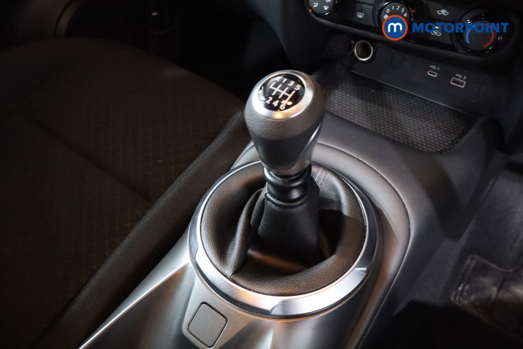 Nissan Juke Acenta Premium Manual Petrol SUV - Stock Number (1621215) - 18th supplementary image