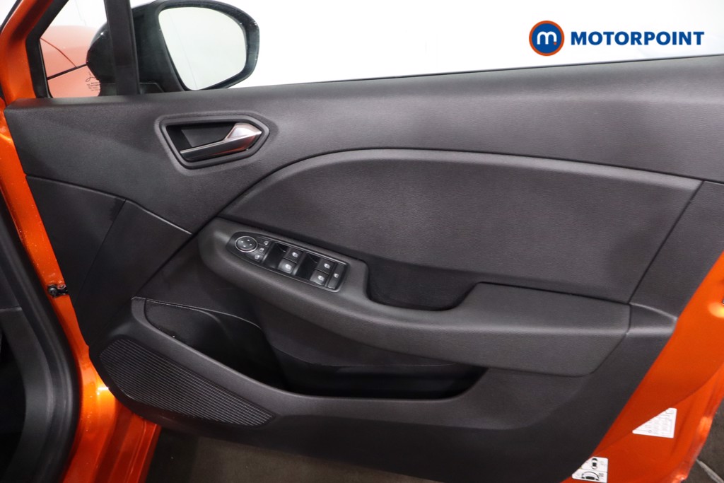 Renault Clio Evolution Automatic Petrol-Electric Hybrid Hatchback - Stock Number (1621579) - 23rd supplementary image