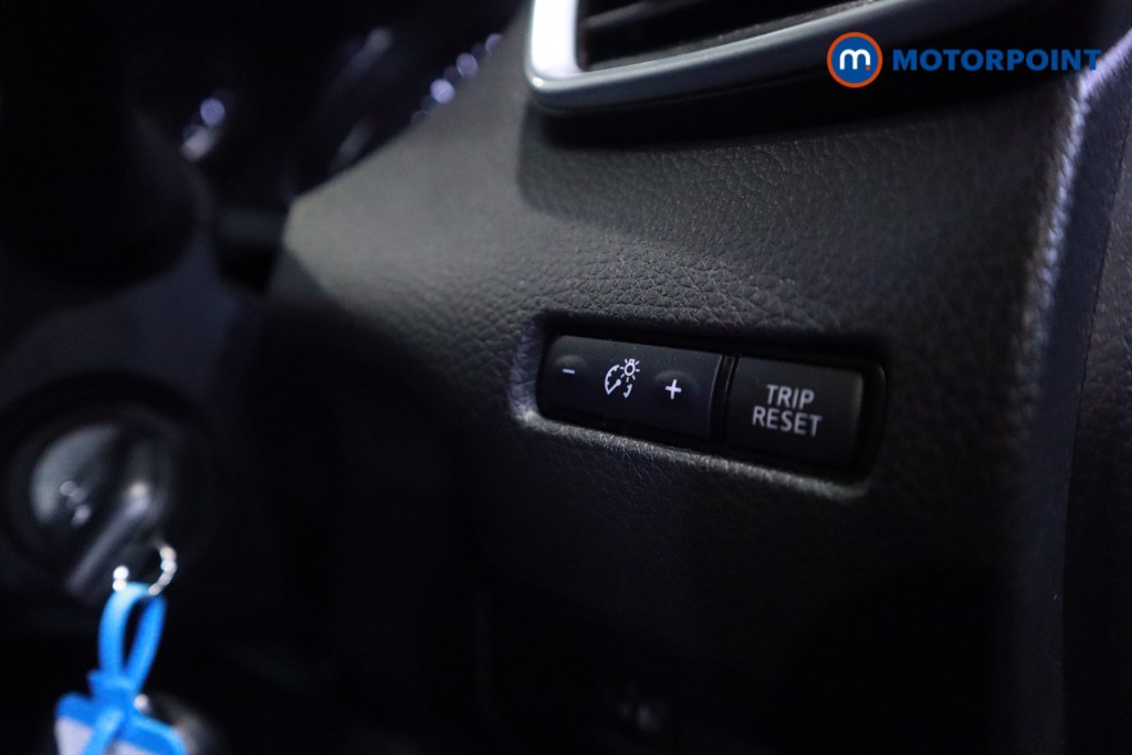 Nissan Qashqai Acenta Premium Automatic Diesel SUV - Stock Number (1618622) - 5th supplementary image