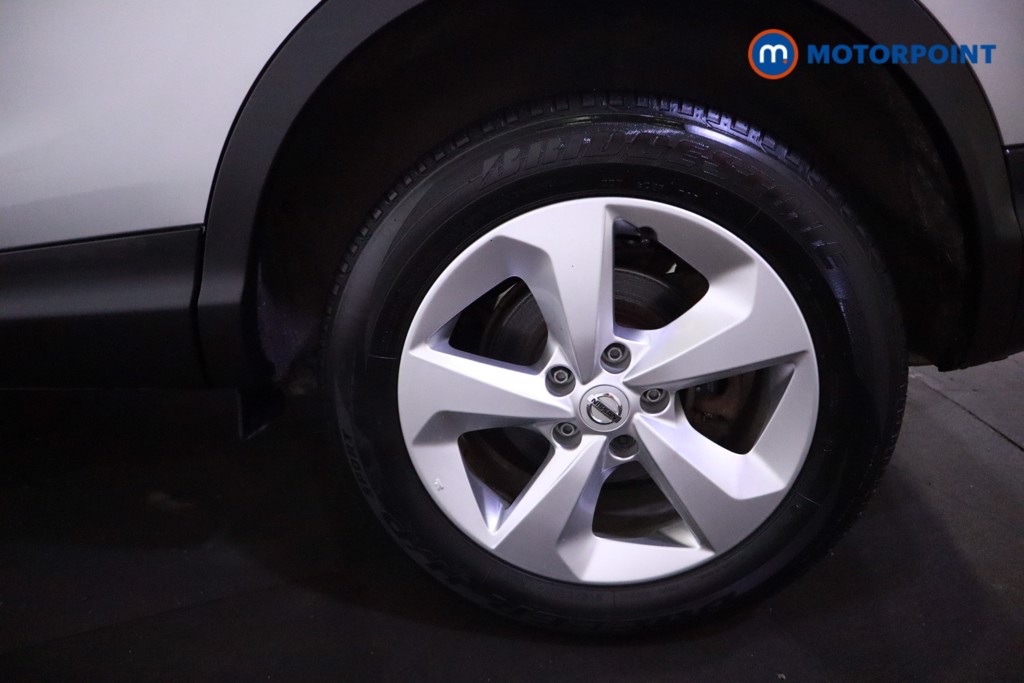 Nissan Qashqai Acenta Premium Automatic Diesel SUV - Stock Number (1618622) - 33rd supplementary image