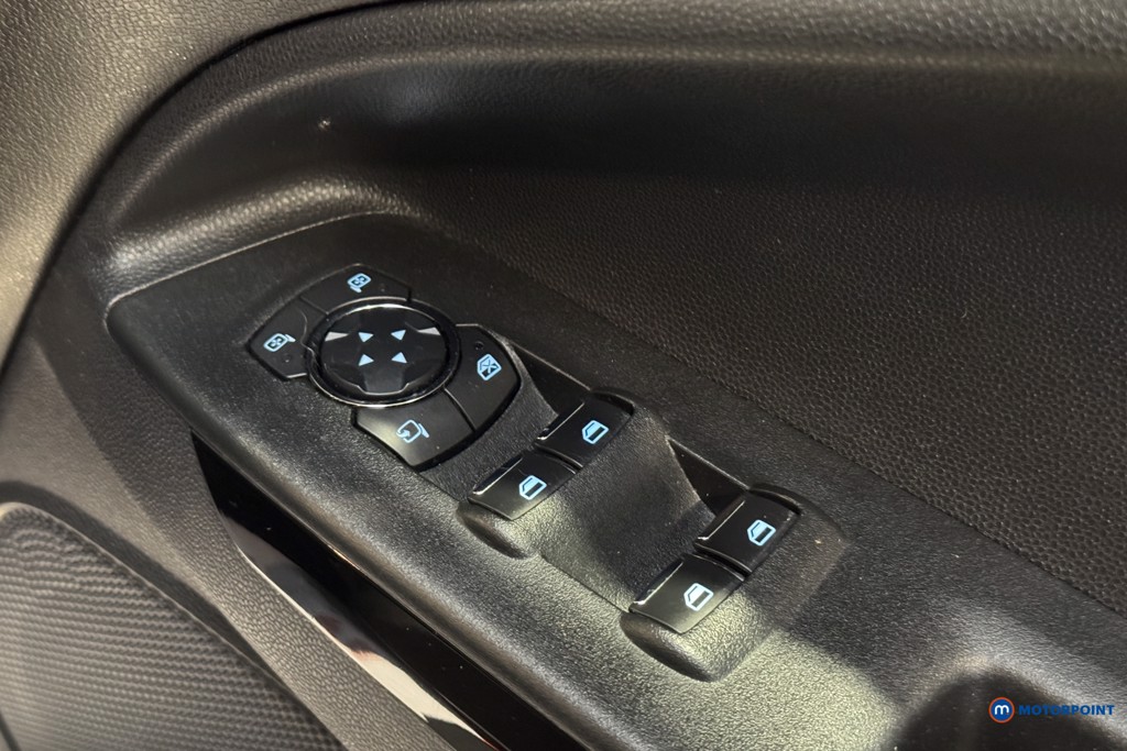 Ford Ecosport Titanium Manual Petrol SUV - Stock Number (1619980) - 13th supplementary image