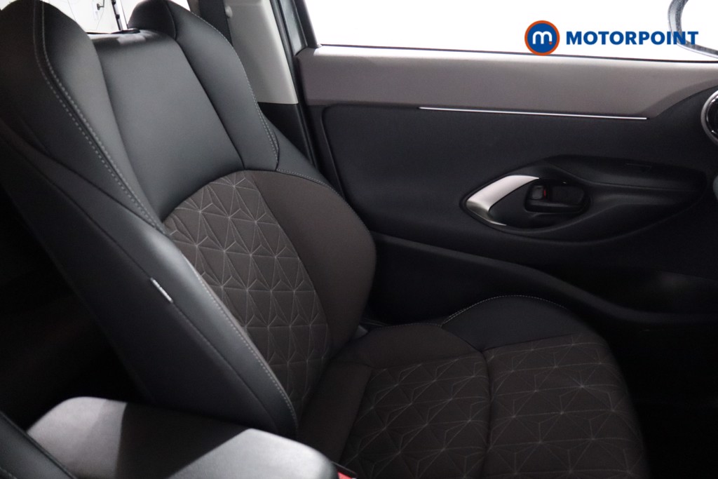 Toyota Yaris Cross Excel Automatic Petrol-Electric Hybrid Estate - Stock Number (1620049) - 22nd supplementary image