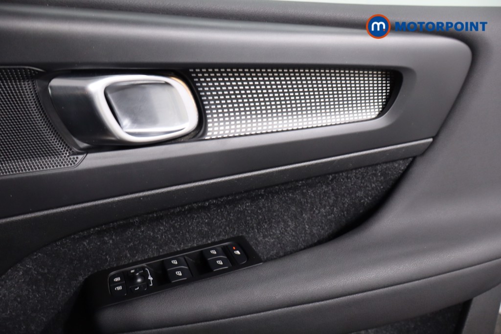 Volvo Xc40 R Design Manual Petrol SUV - Stock Number (1620163) - 18th supplementary image