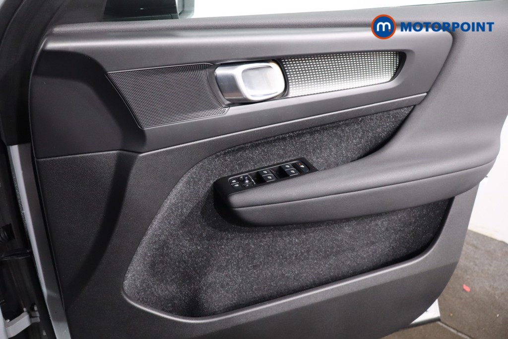 Volvo Xc40 R Design Manual Petrol SUV - Stock Number (1620163) - 19th supplementary image