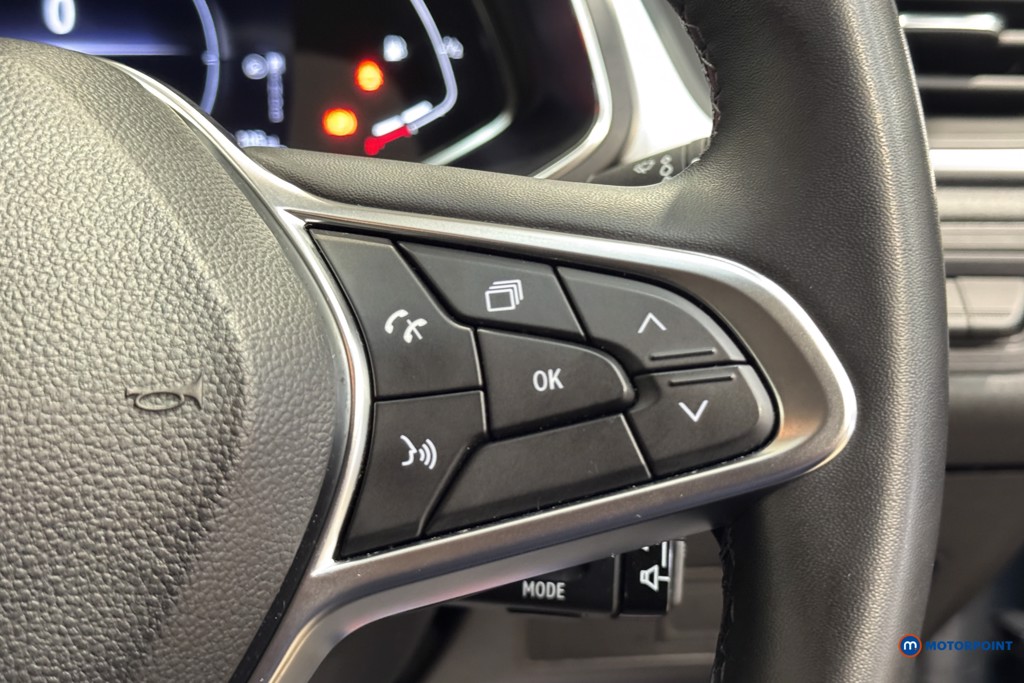 Renault Captur Iconic Edition Automatic Petrol-Electric Hybrid SUV - Stock Number (1620620) - 10th supplementary image