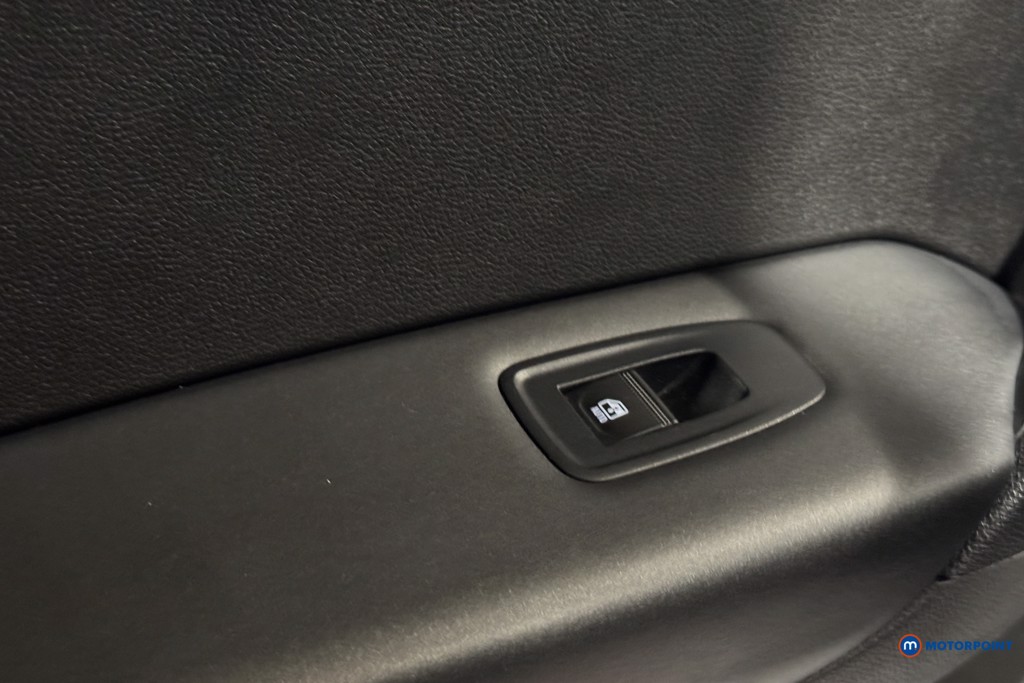 Renault Captur Iconic Edition Automatic Petrol-Electric Hybrid SUV - Stock Number (1620620) - 14th supplementary image