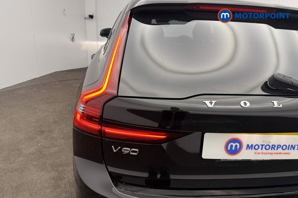 Volvo V90 R Design Automatic Petrol Plug-In Hybrid Estate - Stock Number (1561044) - 9th supplementary image