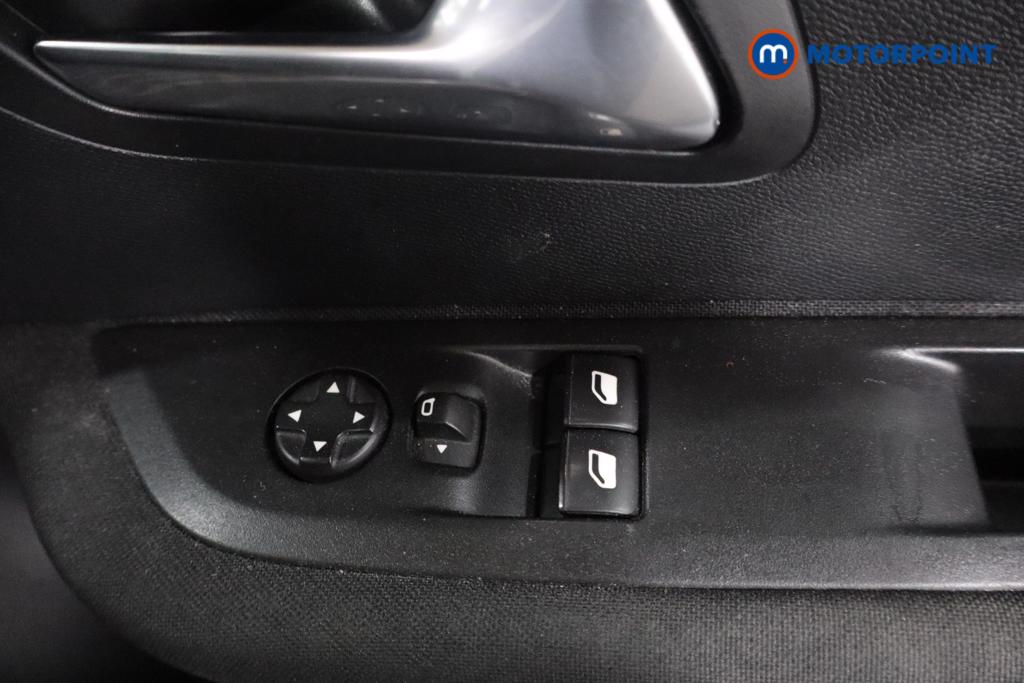 Peugeot 208 Active Manual Petrol Hatchback - Stock Number (1603215) - 9th supplementary image