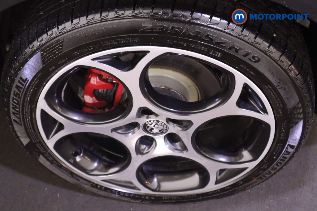 Alfa Romeo Tonale Veloce Automatic Petrol Plug-In Hybrid SUV - Stock Number (1607741) - 9th supplementary image