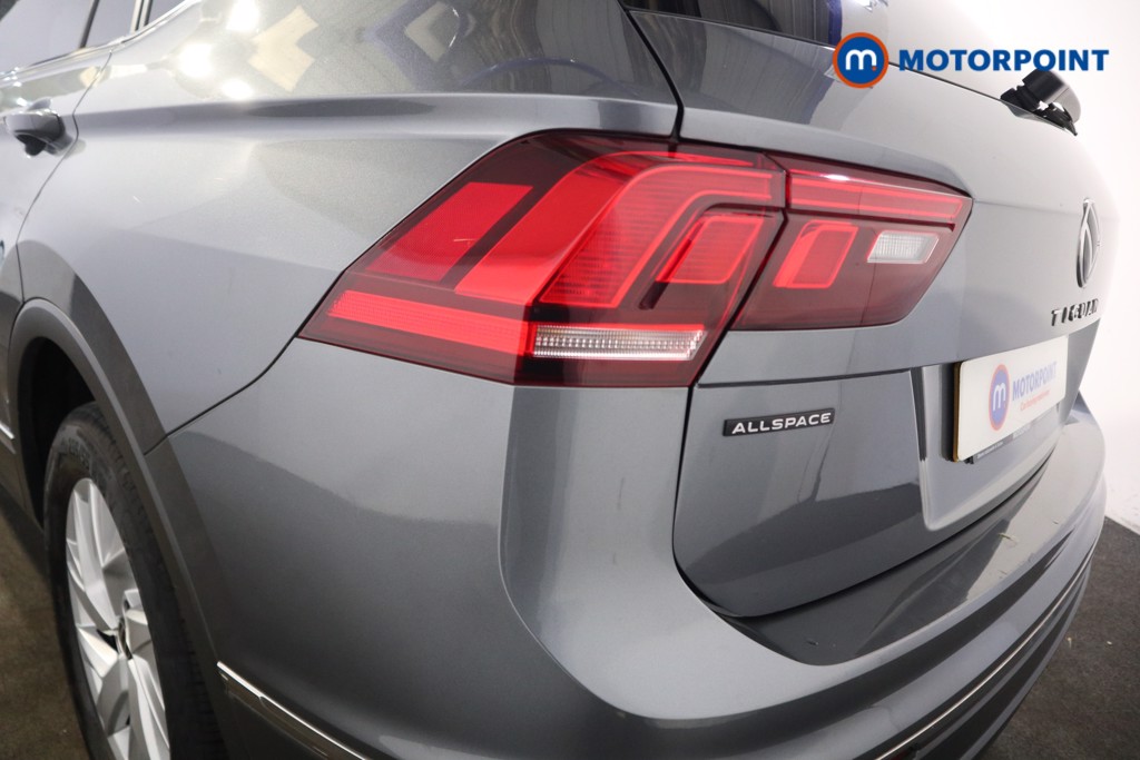 Volkswagen Tiguan Allspace Life Automatic Petrol SUV - Stock Number (1614976) - 32nd supplementary image