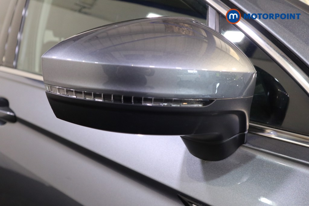 Volkswagen Tiguan Allspace Life Automatic Petrol SUV - Stock Number (1614976) - 36th supplementary image