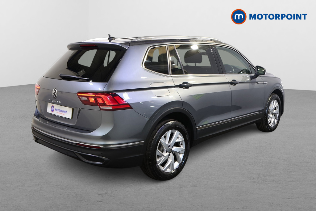 Volkswagen Tiguan Allspace Life Automatic Petrol SUV - Stock Number (1614976) - Drivers side rear corner