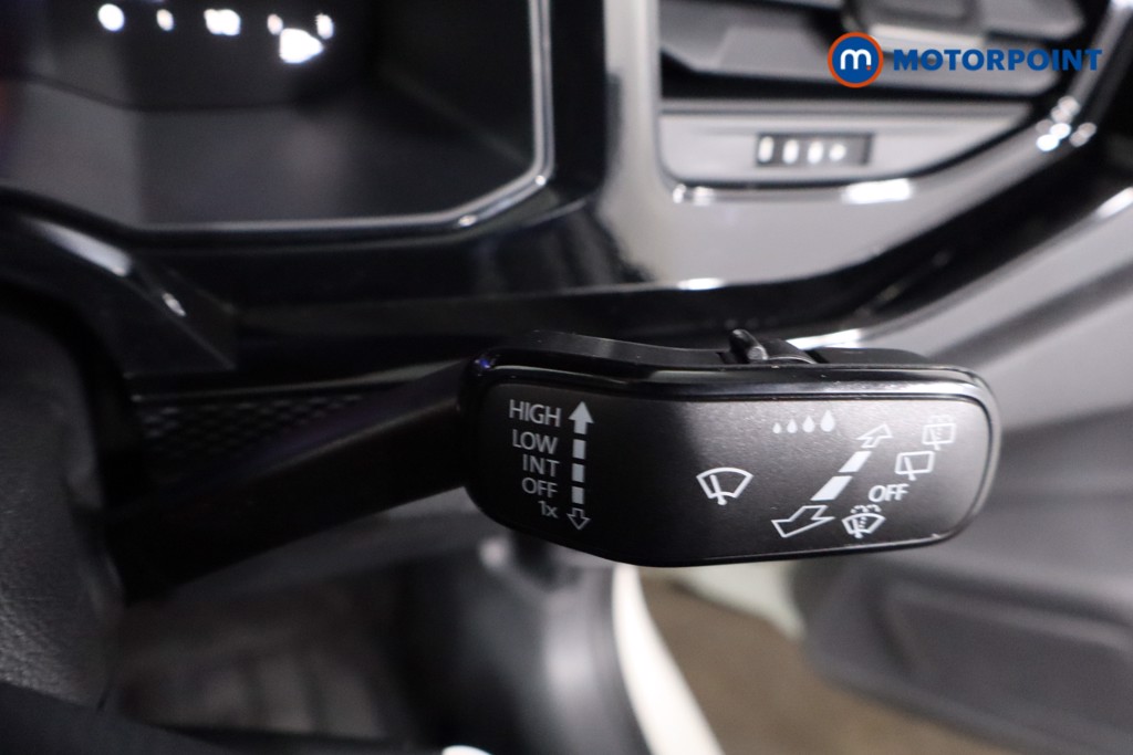 Volkswagen Polo Life Manual Petrol Hatchback - Stock Number (1615190) - 15th supplementary image