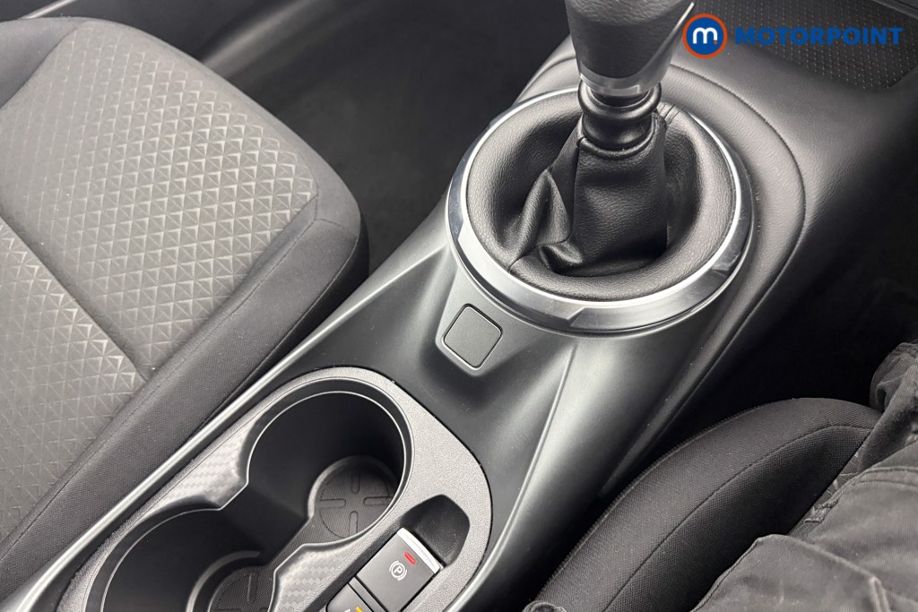 Nissan Juke Acenta Premium Manual Petrol SUV - Stock Number (1616748) - 4th supplementary image