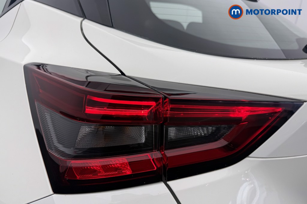 Nissan Juke Acenta Premium Manual Petrol SUV - Stock Number (1616748) - 15th supplementary image