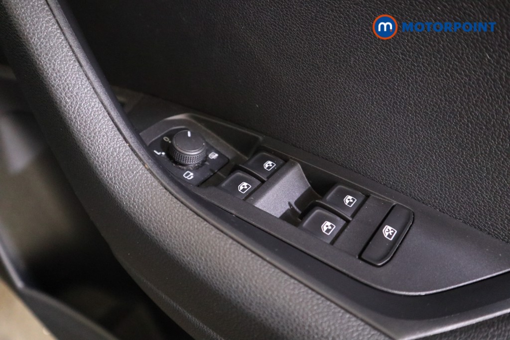 Skoda Karoq Se Technology Manual Petrol SUV - Stock Number (1616845) - 12th supplementary image